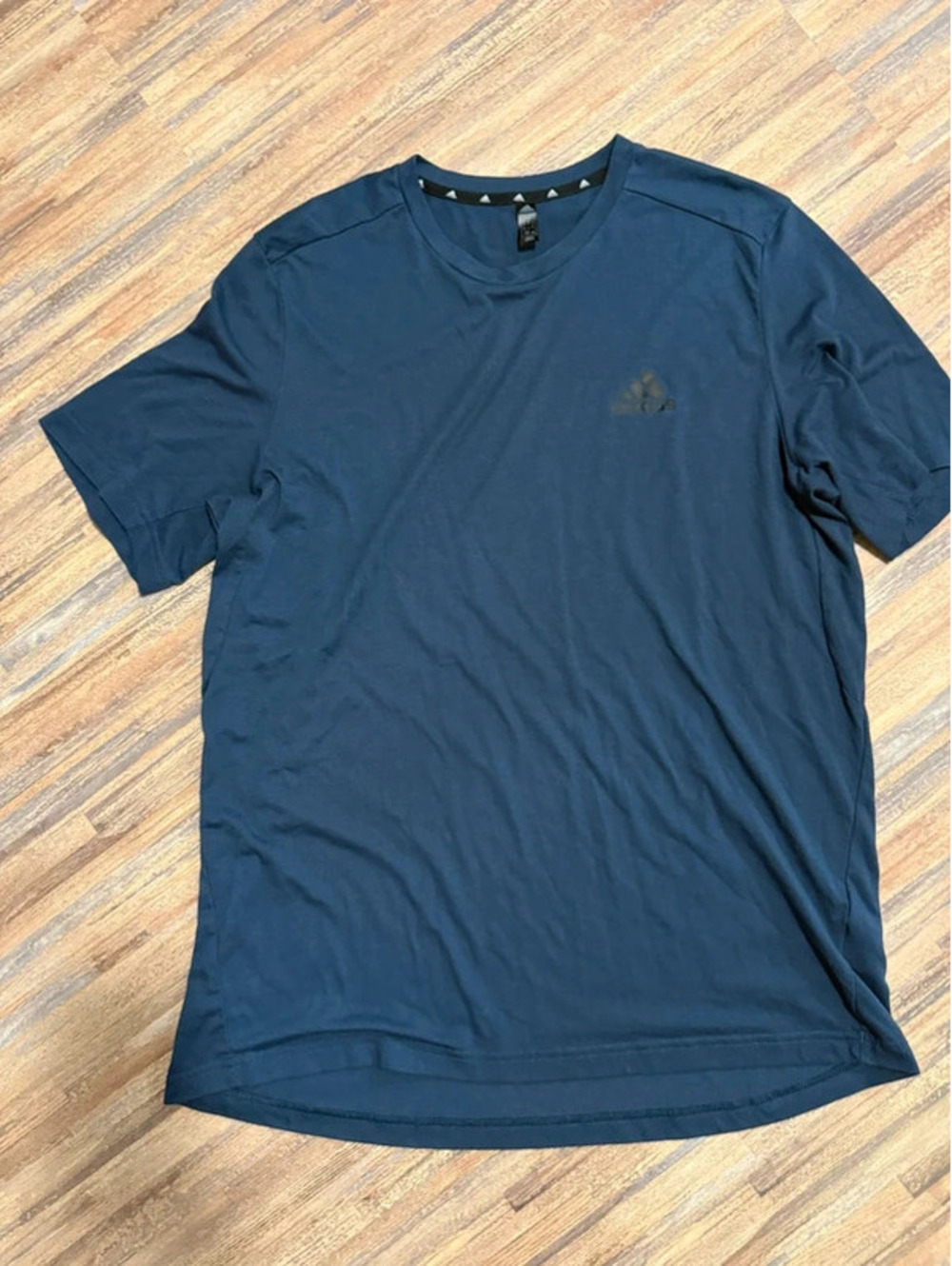 Adidas men’s XL t shirt